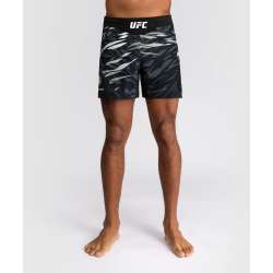 UFC fusion Venum authentic fight night shorts schwarz weiß