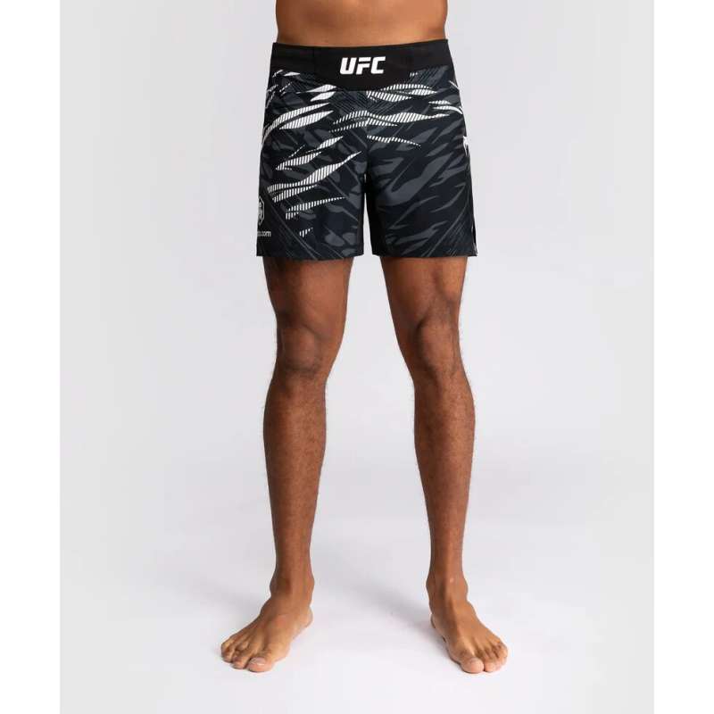 UFC fusion Venum authentic fight shorts negro blanco